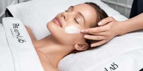 BeautyLab Essentials Facial