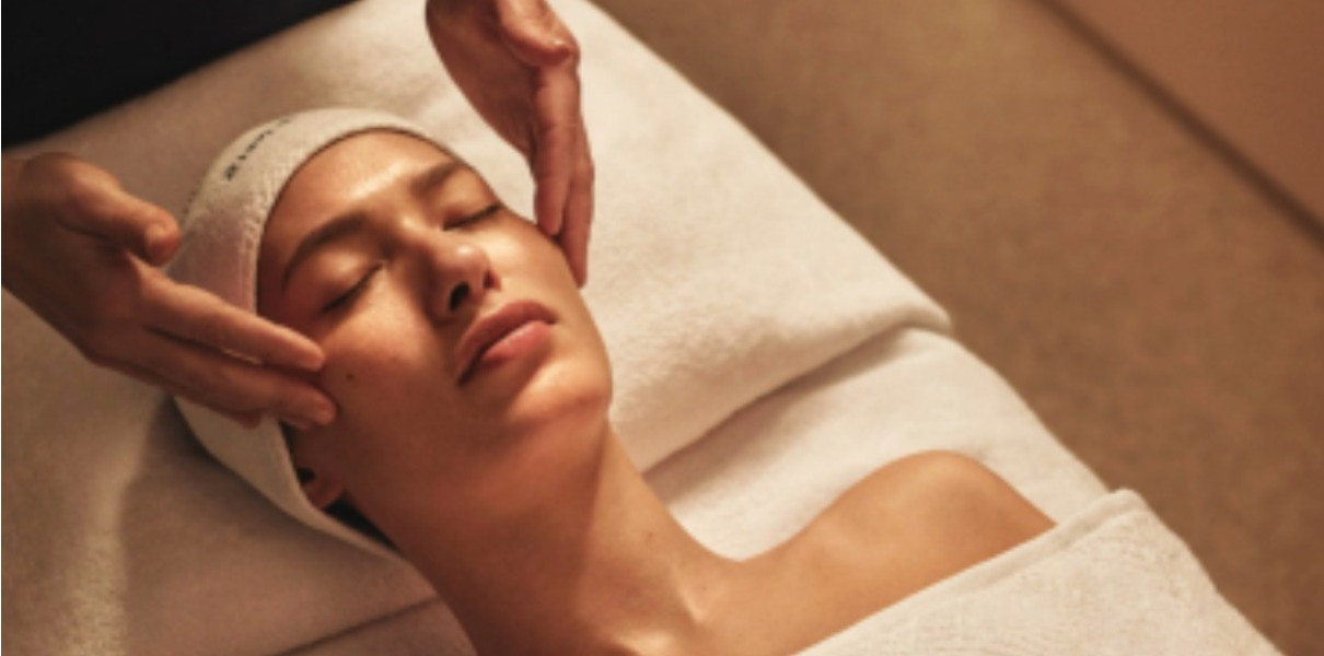 ELEMIS EXPERT™ Touch Facial