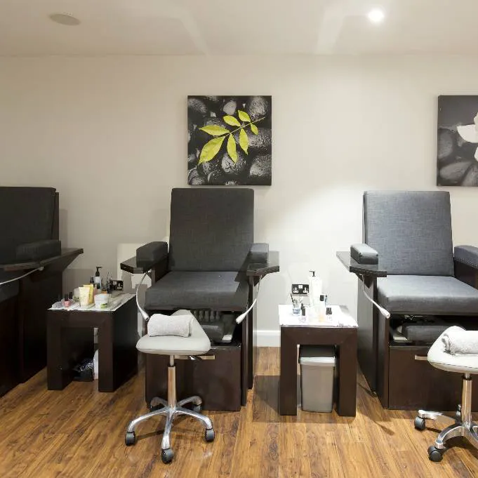 Nail salon