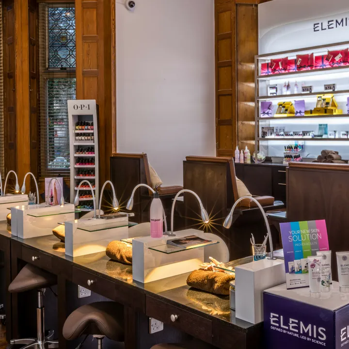 Nail station