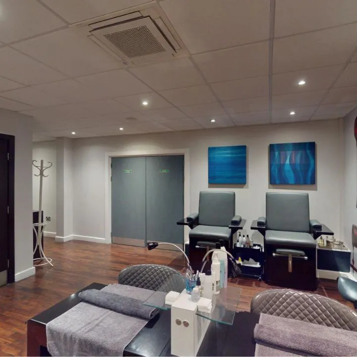 Nail Station