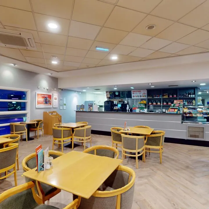 Cafe Bar