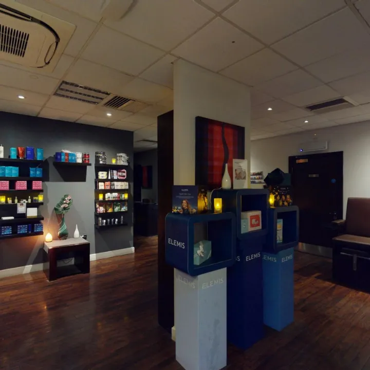 Nail Station