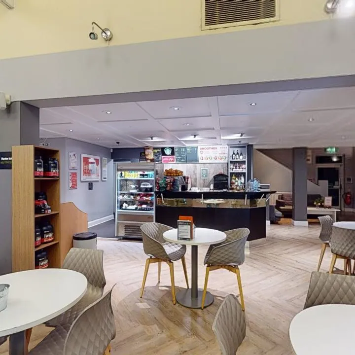 Cafe Bar