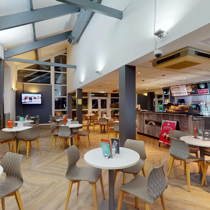 Cafe Bar