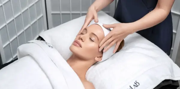 BeautyLab Essentials Facial